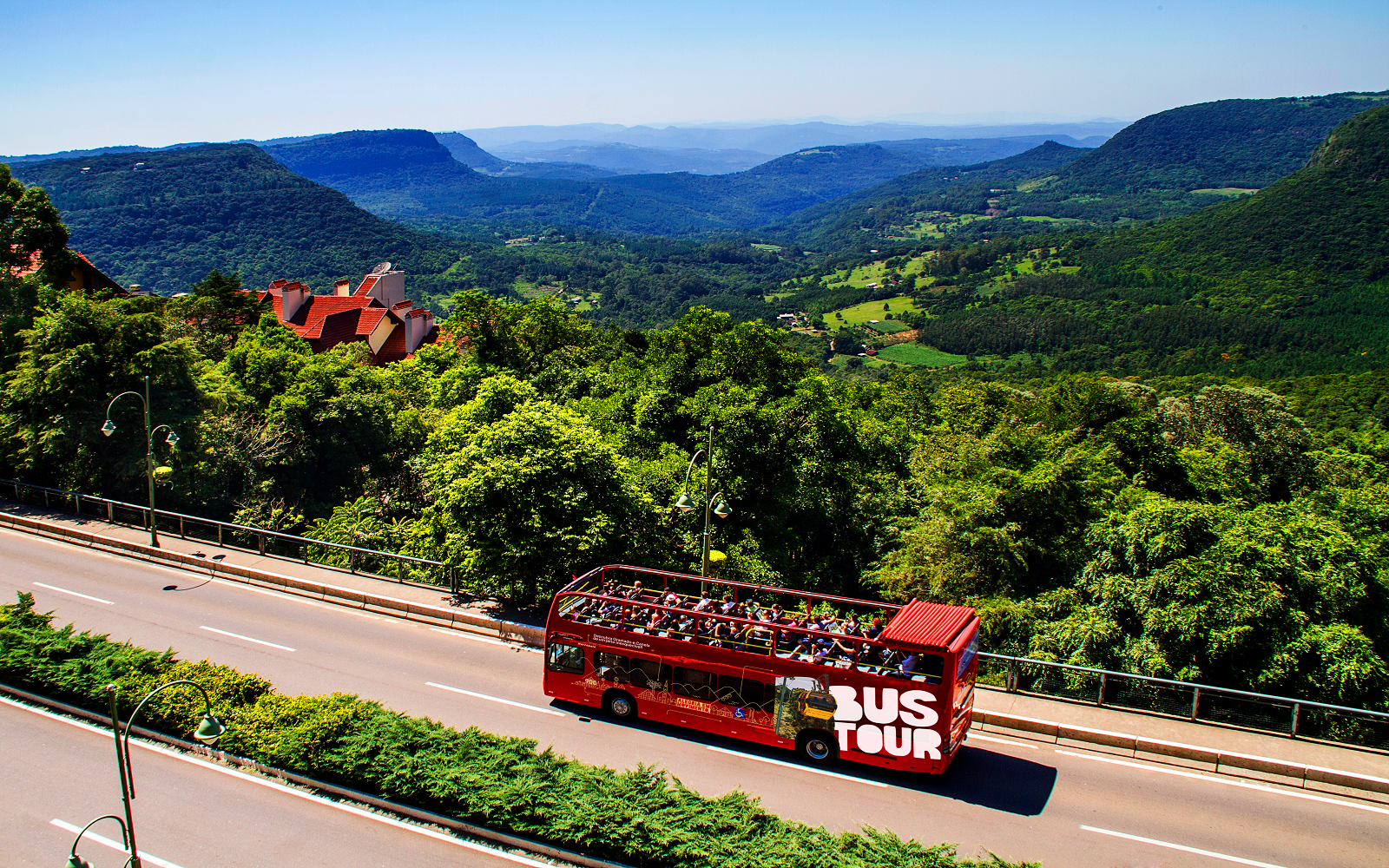 Ônibus Panorâmico Hop On / Hop Off em Gramado e Canela Ingresso de 01 Dia